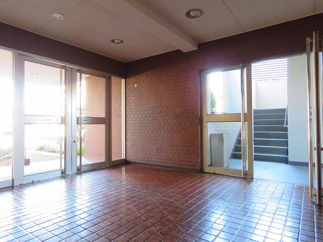 ライオンズマンション上野毛　エントランスホール