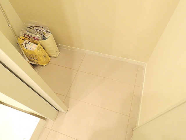 マンション雅叙苑　物入