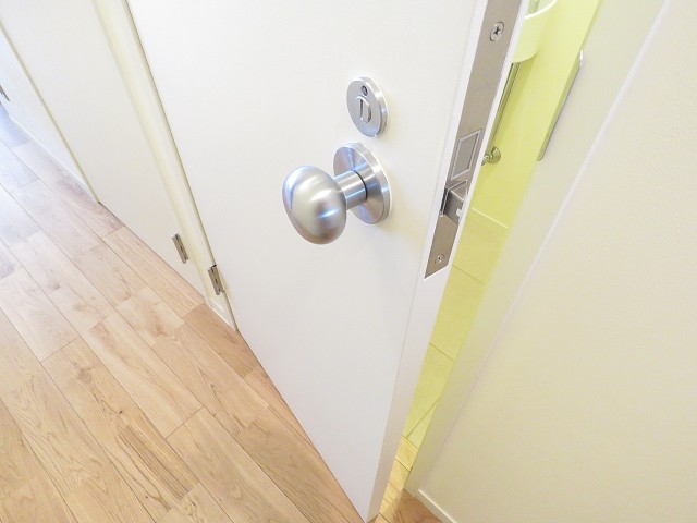 マンション雅叙苑　トイレ扉