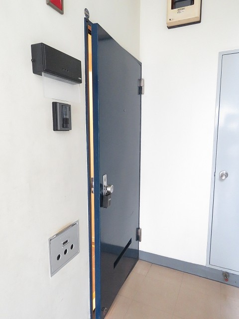 瀬田サンケイハウス　玄関扉