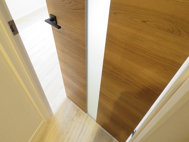 瀬田サンケイハウス　LDK扉