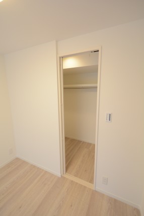 三田ナショナルコート 洋室4