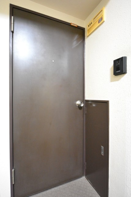 クレール島津山 玄関