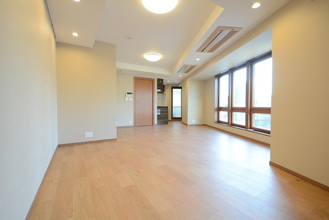 青山ザ・タワー 洋室