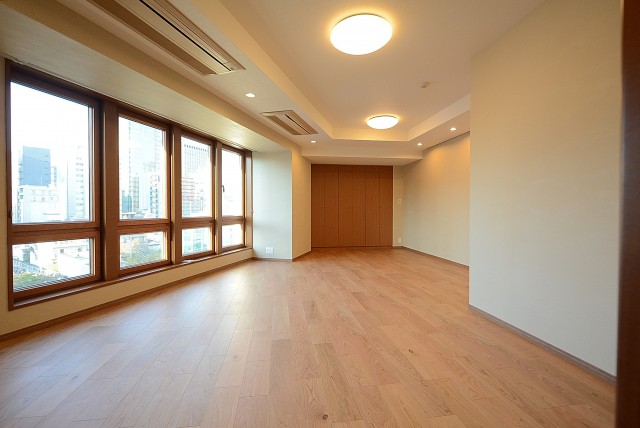 青山ザ・タワー 洋室