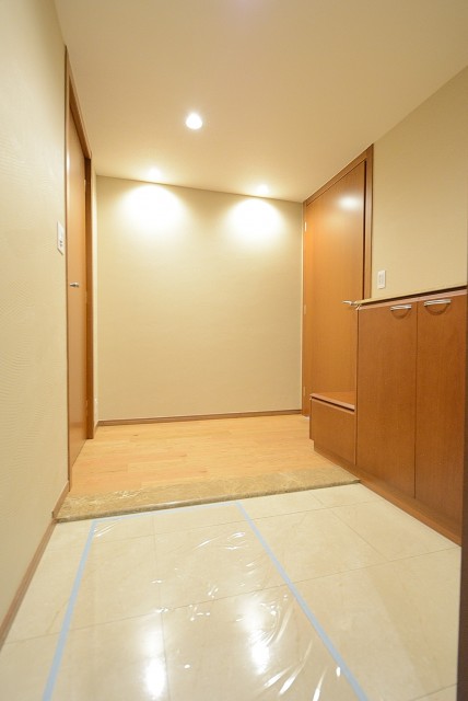 青山ザ・タワー 玄関