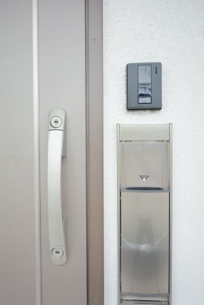 三田ナショナルコート (4)玄関