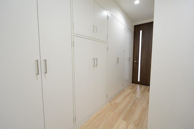 グランドメゾン新宿東 廊下収納