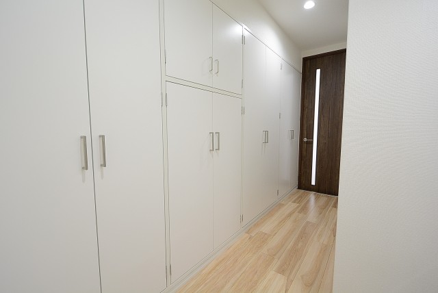 グランドメゾン新宿東 廊下収納