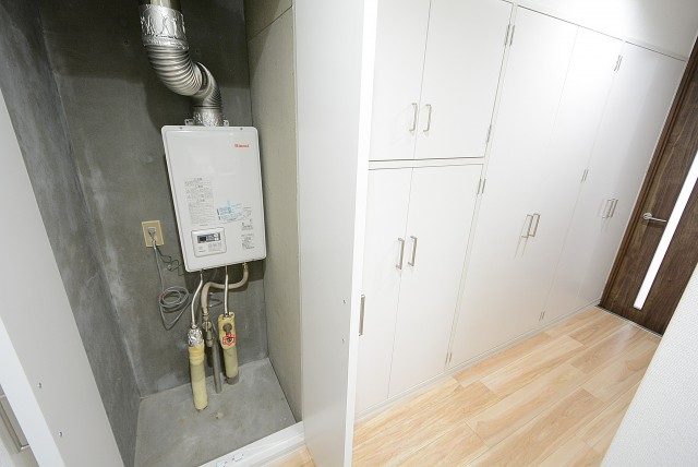 グランドメゾン新宿東 廊下収納