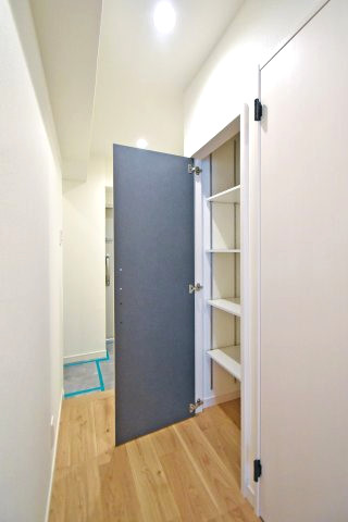 西新宿ハウス 玄関・廊下