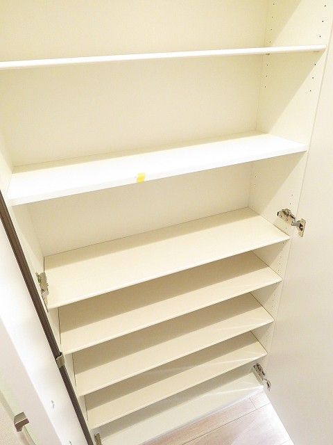 シャンボール都立大　シューズBOX