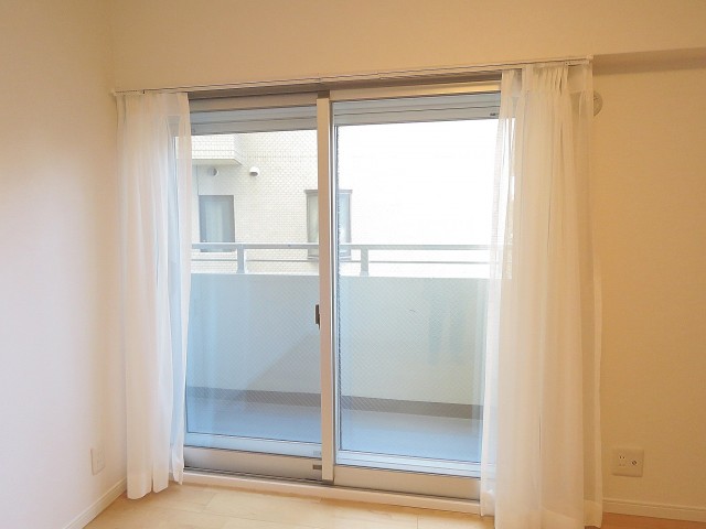 松見坂武蔵野マンション　洋室約6帖