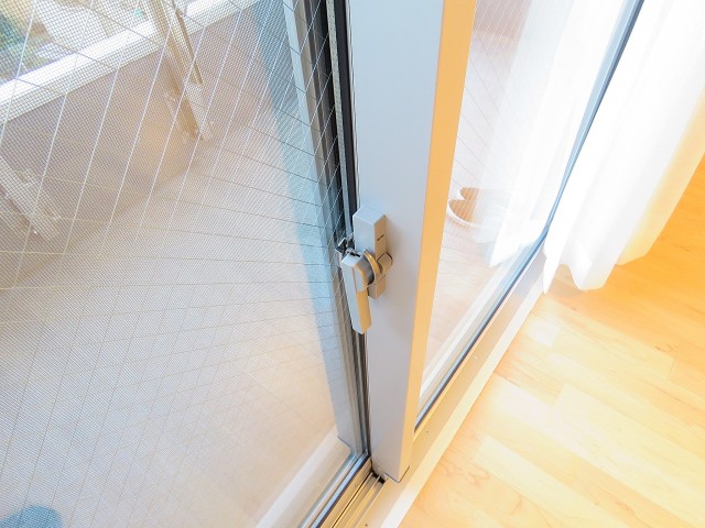 松見坂武蔵野マンション　窓