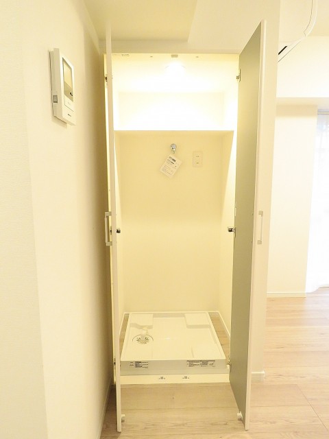 新中野マンション　洗濯機置場