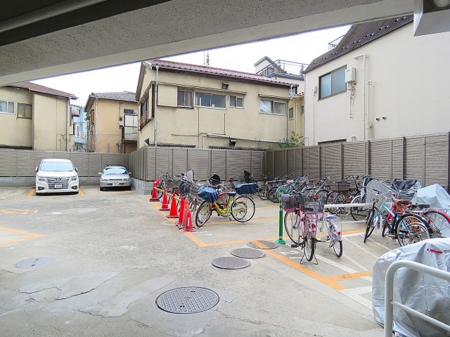 新中野マンション　駐車場