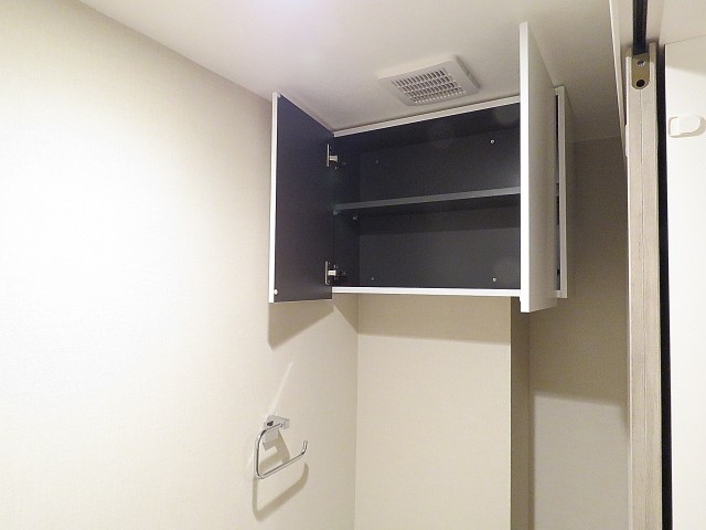 日商岩井第2玉川台マンション　吊戸棚