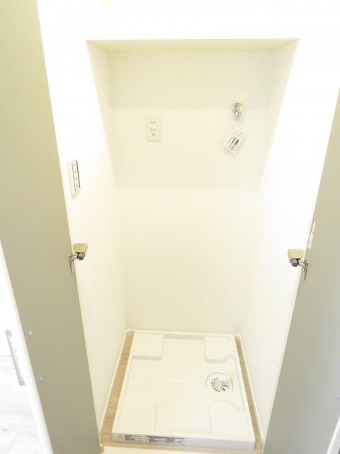 小石川ハイツ　洗濯機置場