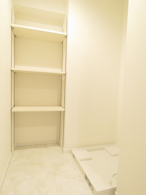 御苑フラワーマンション　洗濯機置場