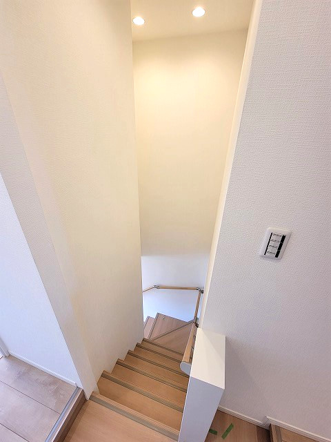 ハヤマビル 階段