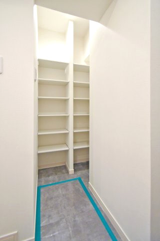 西新宿ハウス 玄関・廊下