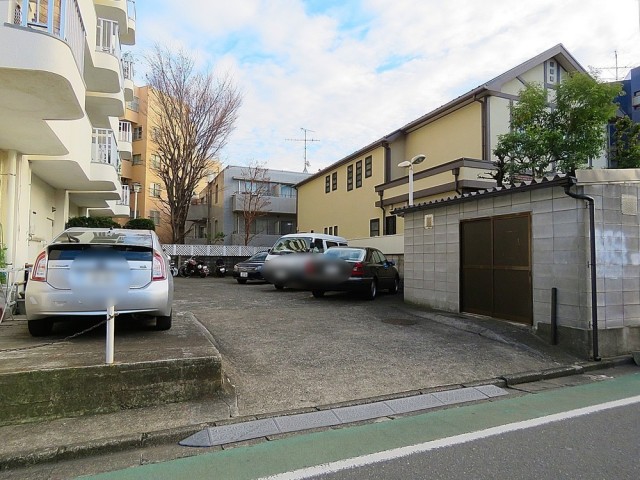 シャンボール都立大　駐車場