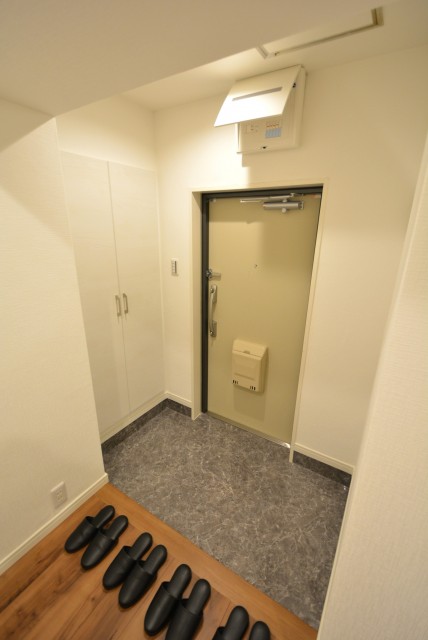 マンション雅叙苑 玄関