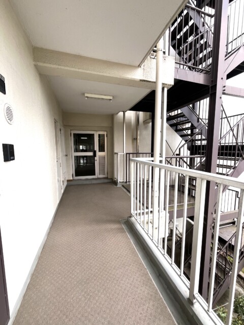日商岩井第2玉川台マンション 玄関廊下