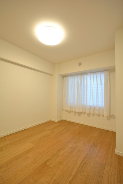 神楽坂ハウス 洋室2