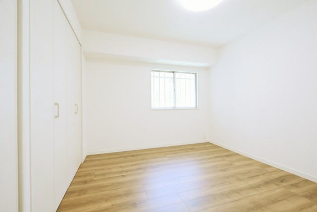 マンション雅叙苑 洋室2