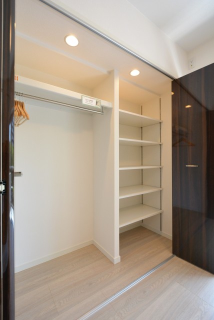 マンション雅叙苑 洋室2