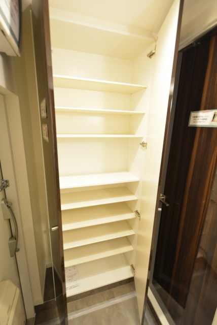 マンション雅叙苑 玄関