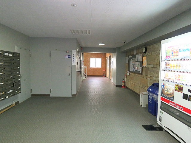 サードリハイツ本館 エントランスホール サードリハイツ本館 エントランスホール