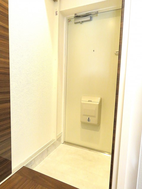 サードリハイツ本館　玄関ホール