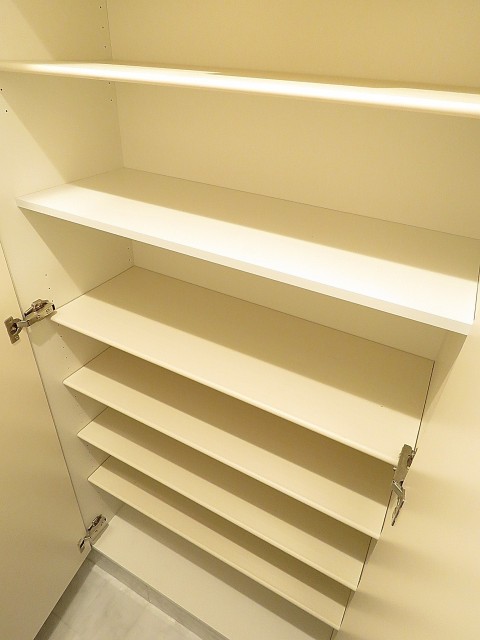 サードリハイツ本館　シューズBOX