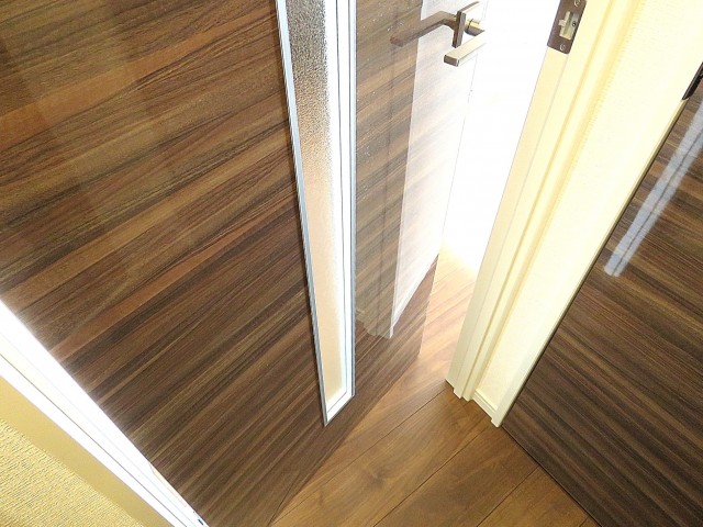 サードリハイツ本館　LDK扉