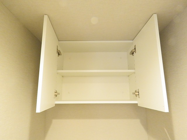 サードリハイツ本館　吊戸棚