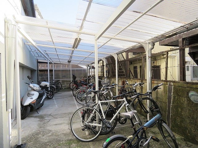 サードリハイツ本館 自転車置き場 サードリハイツ本館 自転車置き場