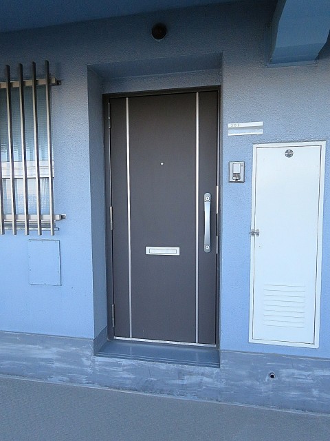 キャッスル共進マンション　玄関前