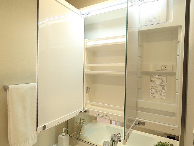 キャッスル共進マンション　洗面化粧台