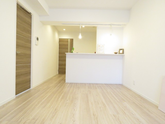 朝日プラザ北新宿　LDK約11.8帖