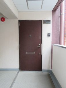 グランドメゾン新宿東　玄関扉