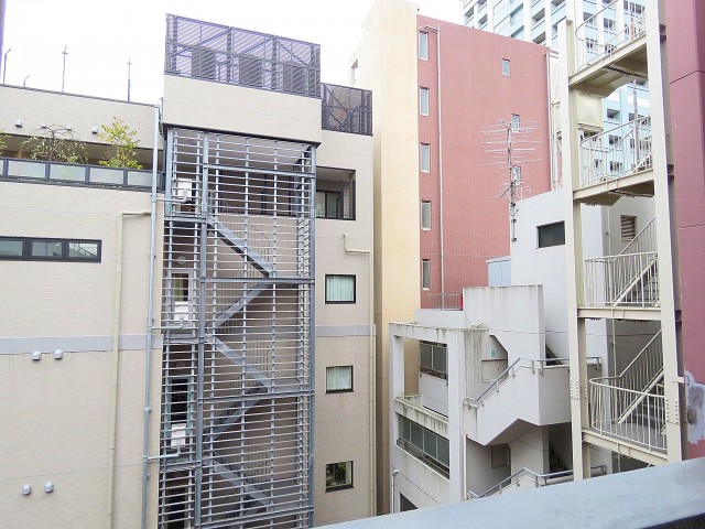 グランドメゾン新宿東　共用廊下眺望