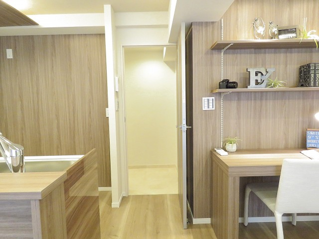 グランドメゾン新宿東　廊下へ