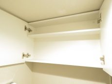 グランドメゾン新宿東　吊戸棚