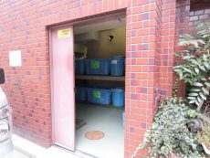 グランドメゾン新宿東　ゴミ置場