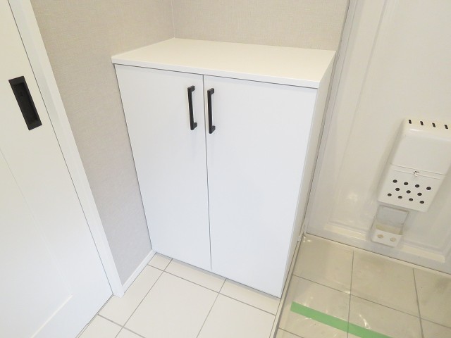 モナーク三軒茶屋　シューズボックス