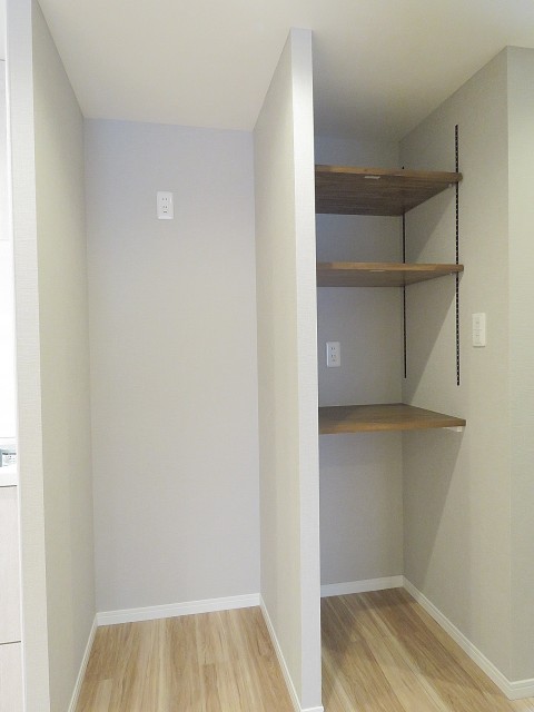 モナーク三軒茶屋　冷蔵庫置場