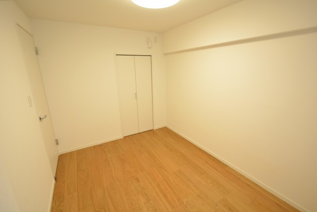 神楽坂ハウス 洋室2