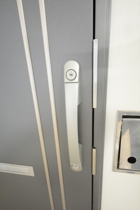 マンション雅叙苑 玄関